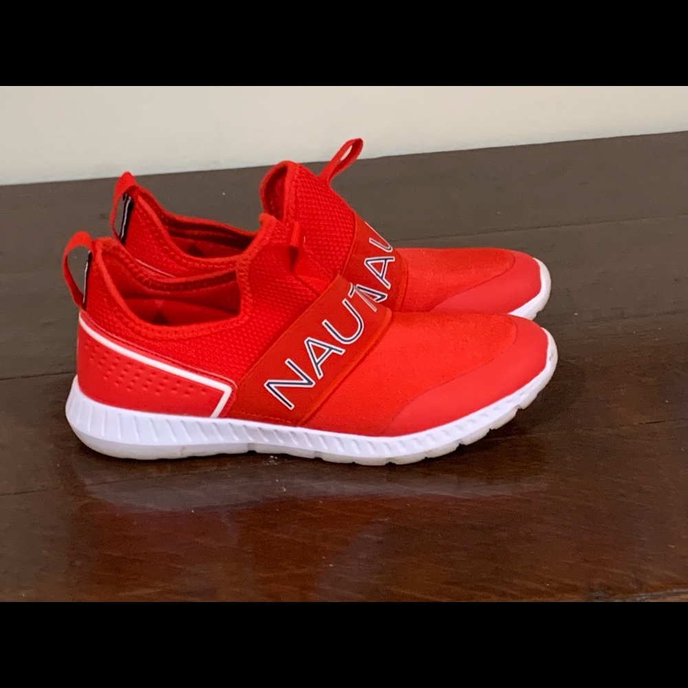 Nautica logo slip on sneaker